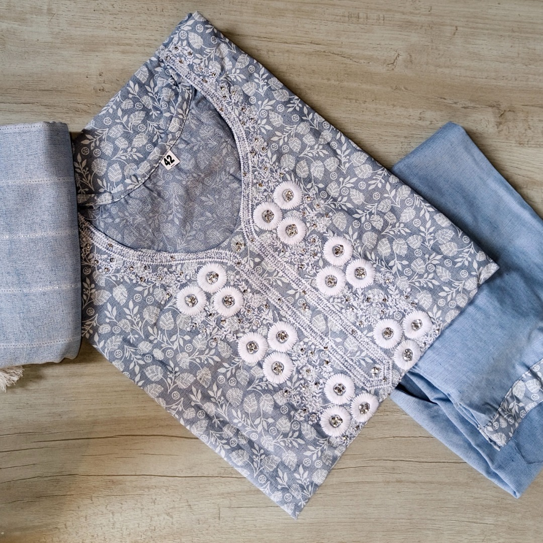 Embroidered Floral Straight Kurti with Lace Sleeves - Image 3