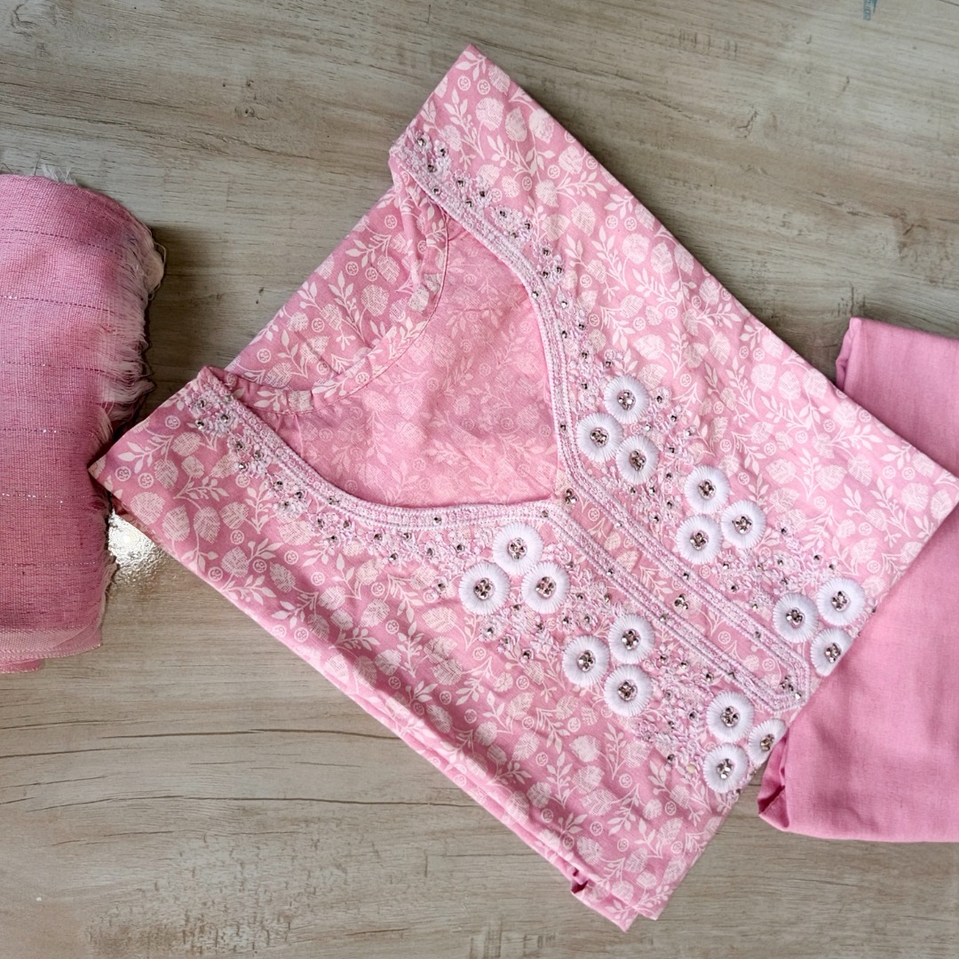 Embroidered Floral Straight Kurti with Lace Sleeves - Image 4